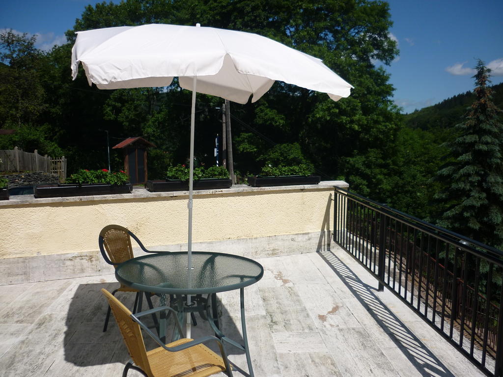 Hotel Waldhaus-Hutzelhoeh Рула Экстерьер фото